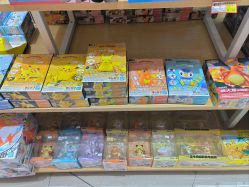 -卡通派潮品玩具折扣仓(青岛新城吾悦广场店)