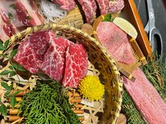 -山川小町·极番烧肉(新地假日广场店)