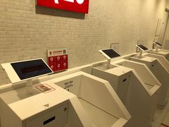 -优衣库(上海正大广场店)