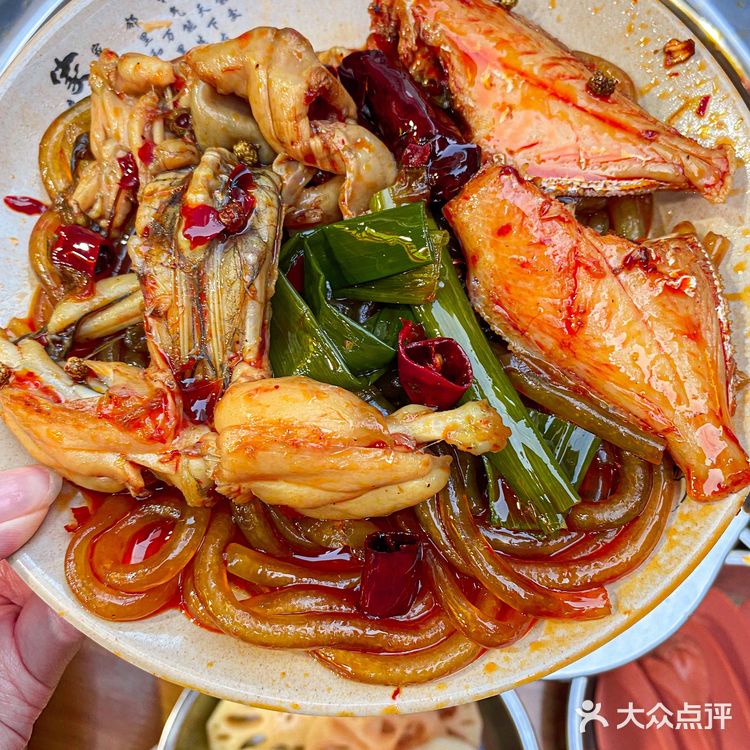重庆｜巷子里的美蛙鱼 麻辣鲜香超过瘾‼️