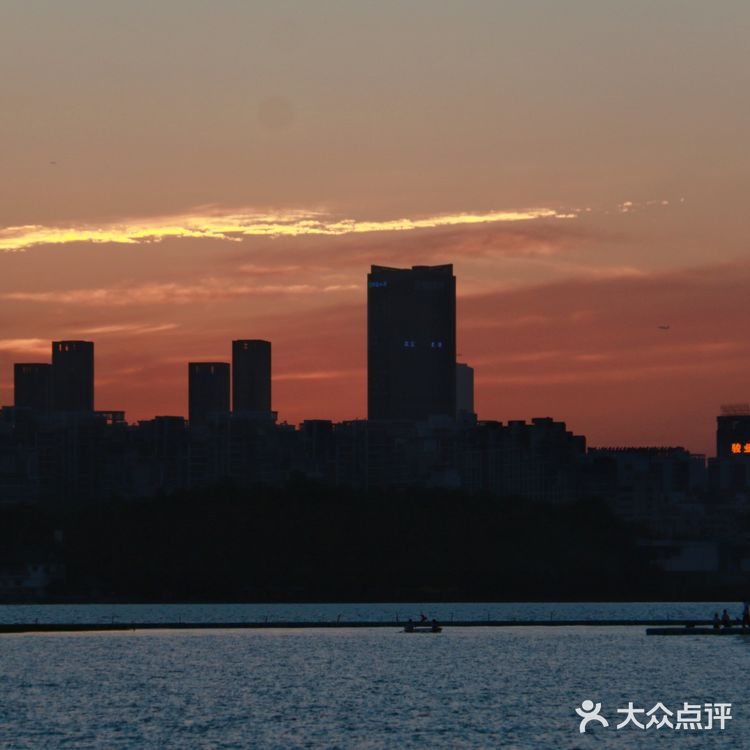 武汉拍照地打卡-东湖湖光阁