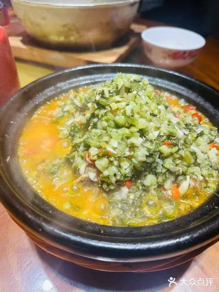 一家复古好吃湘菜馆-炊小二腊鲢鱼