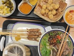 -云阿蛮云南生烫牛肉米线(奉贤路店)