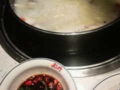 -三人行骨头王火锅(长寿店)