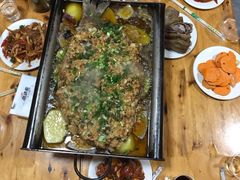 -宏兴烤鱼山庄(宣恩总店)