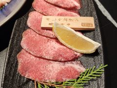 -山川小町·极番烧肉(新地假日广场店)
