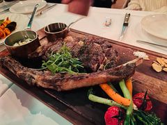 特色澳洲和牛战斧牛排-Kathleen's Waitan 凯圣琳江景西餐厅(外滩店)