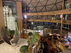 -上海滴水湖皇冠假日酒店