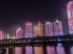 -万绿园