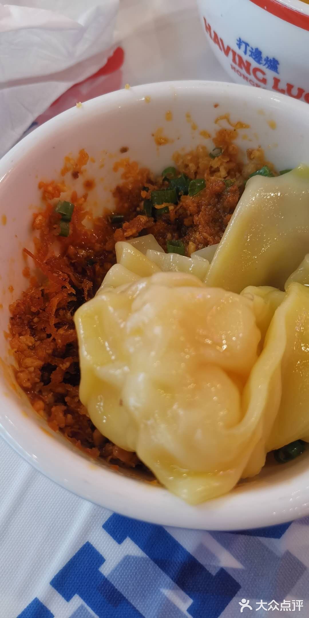 里面应该不止一只小龙虾哟。鸡肉滑嫩，不是那种干梭梭