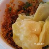 里面应该不止一只小龙虾哟。鸡肉滑嫩，不是那种干梭梭