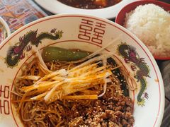 -拉面莊夢語＆中华料理八椿