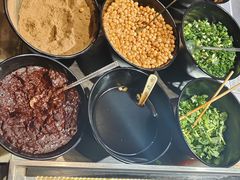 -爆炸头阿姨小四川正宗川味小吃(无任何分店)