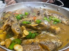 小溪鱼锅-李东农庄(中南百草园地标店)