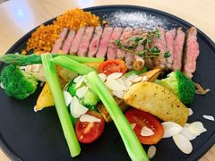 杏仁片土豆圣女果西兰花-F+轻食健身赋能空间(中华北路国贸商场店)