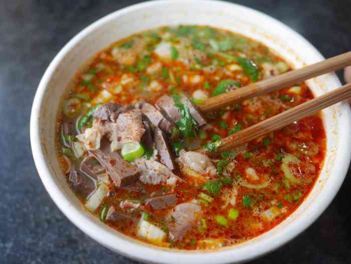 解州王剑羊肉泡-"味道一般吧!10几年没吃了,只能说退不了.