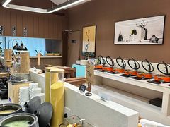 -上海虹桥中心爱琴海亚朵S酒店