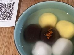 全家福汤圆（2个黑芝麻、2个椰奶、2个榴莲）-缸鸭狗(天一广场店)