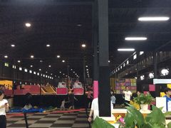 -嘿哟动霸CHUA·新潮玩运动娱乐中心·蹦床滑冰团建乐园