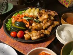 -Fuzzy Bistro 浮几韩餐·茶酒馆