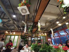 大堂-钢管厂歆瑞源油卤串串香(春熙路太古里店)