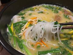 -银米·云南传统过桥米线(双廊黑金冠店)