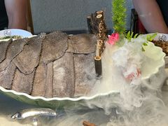 -茅草房·河畔园林火锅