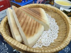 现烙三角饼-八两八金·莱芜特色炒鸡(市南漳浦路店)