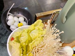 金针菇-麻田会 ·鲜活现烹·牛蛙火锅(珠江新城维家思广场店)