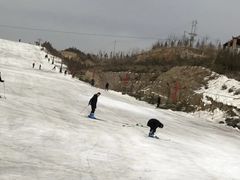 -采薇庄园四季滑雪场