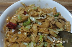Fennel White Stir-Fried Noodles