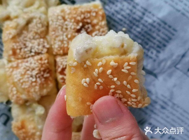 会拉丝还会爆浆!这款无需烤箱的香蕉芝士饼比任何面包都好吃