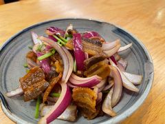 圆葱拌脂渣-山东宾馆·齐鲁苑餐厅