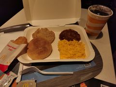 -麦当劳(汉口火车站候车室店)
