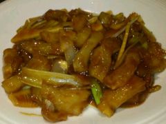 葱烧蹄筋-闫府私房菜·百年鲁菜(恒隆店)