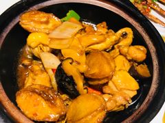 鲍鱼焖鸡件-龙记烧腊茶餐厅(常德路店)