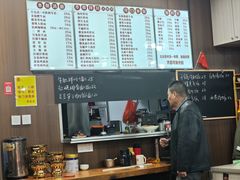 -何太太馄饨面铺(大浒东苑店)