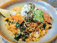 牛油果三文鱼波蛋谷物碗-gaga(深圳福田星河COCO Park店)
