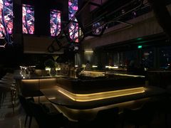 -The ROOF (通盈中心店)