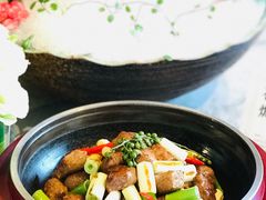 石锅焗牛肉-柴门头啖汤·经典川菜·慢火汤品(锦城万达店)