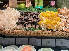 -雍容荟帝王蟹活龙虾展台自助(IFS黑金店)