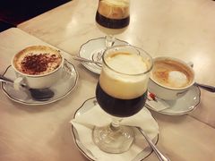 -Majestic Café