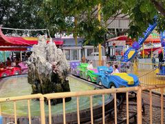 -顺德大良半月城游乐场