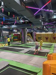 -反弹蹦床公园·亲子乐园·团建·派对(尚品奥莱店)