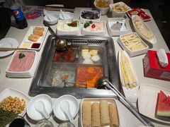 -海底捞火锅鲜切牛肉主题店(长寿路店)