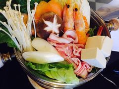 海鲜小火锅-小天鹅戴斯酒店鲸鲨百汇创作料理