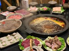 餐具摆设-茅草房·河畔园林火锅