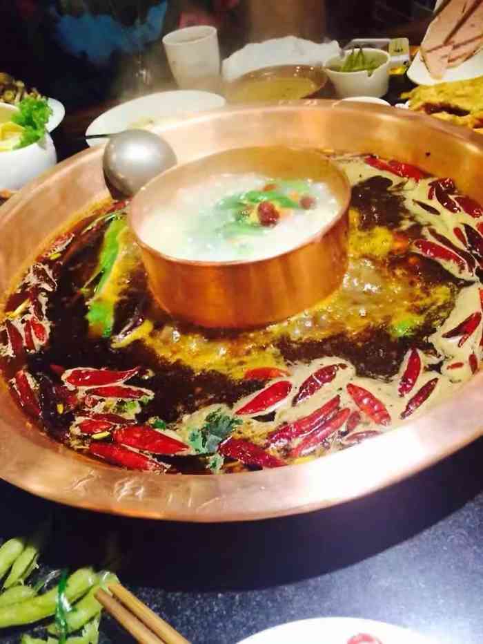 不需要这样啦大家也有一家超级好吃的火锅店正宗大红门火锅店开业啦