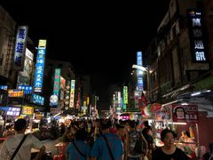 -六合夜市