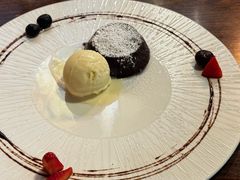 巧克力熔岩蛋糕配香草冰淇淋-Ponte 意大利餐厅